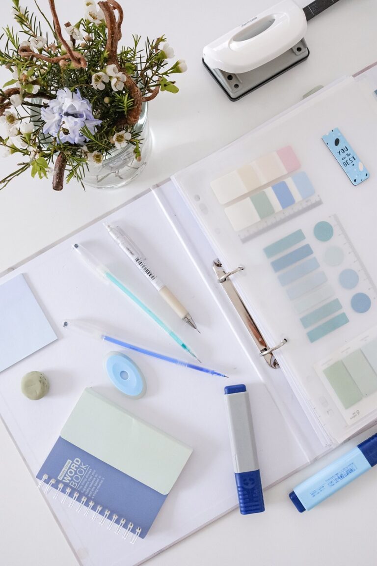 planner notebook pen office desk 7108489